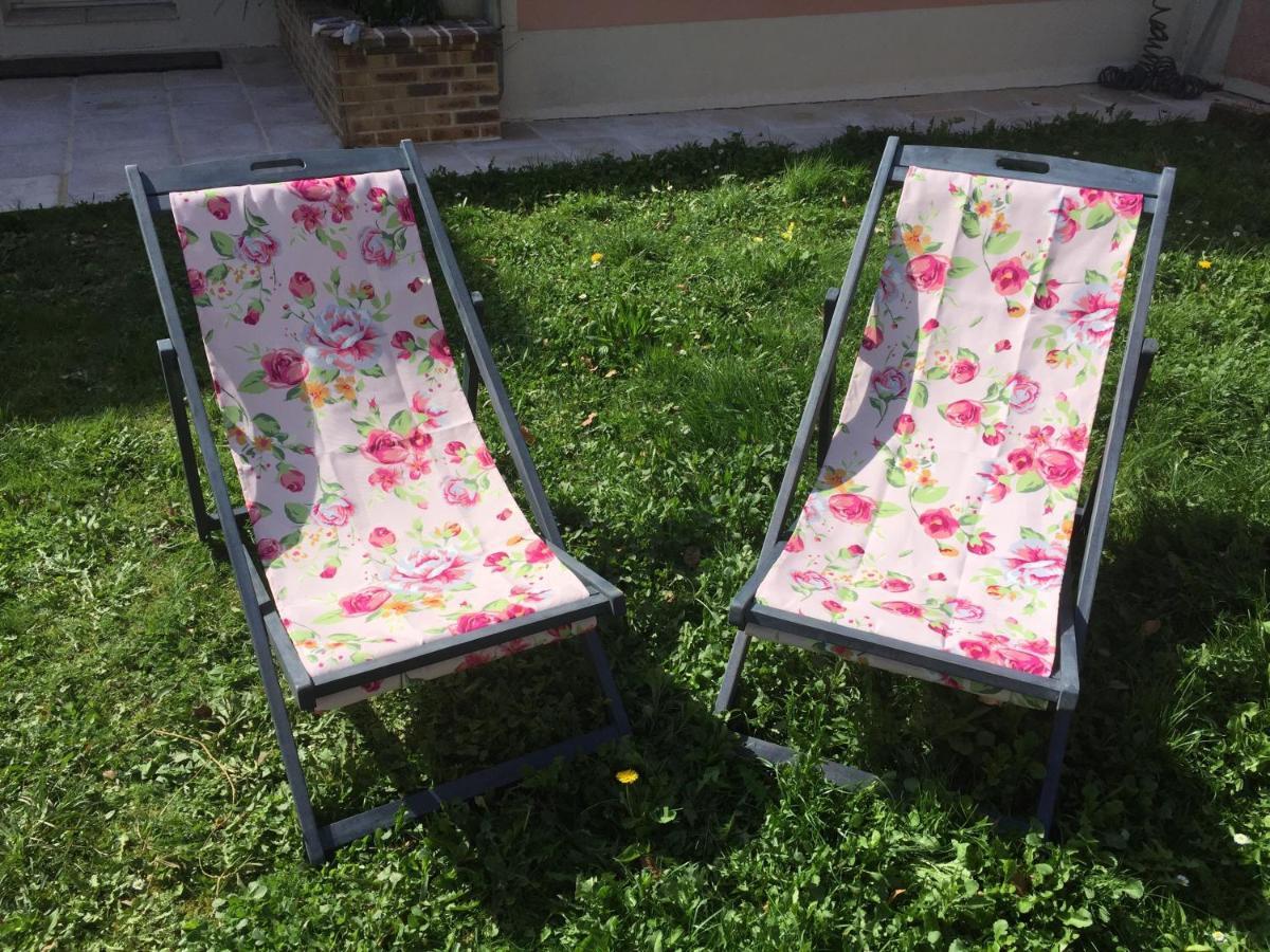 Bed and Breakfast Rose Garden Mezzanine Giverny Esterno foto
